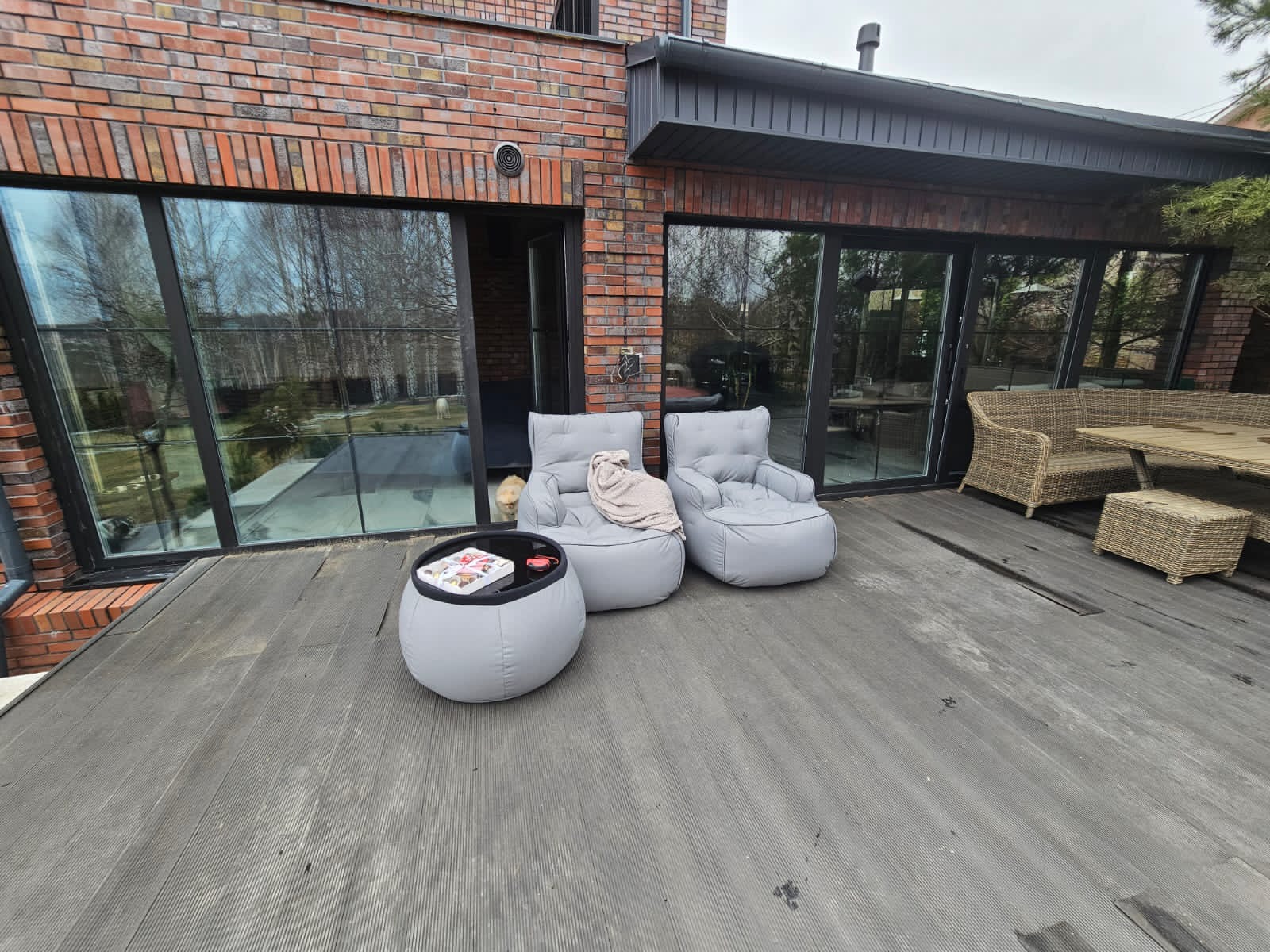 Tranquility Armchair Carefree Grey из Олефина — лаконичное уличное кресло