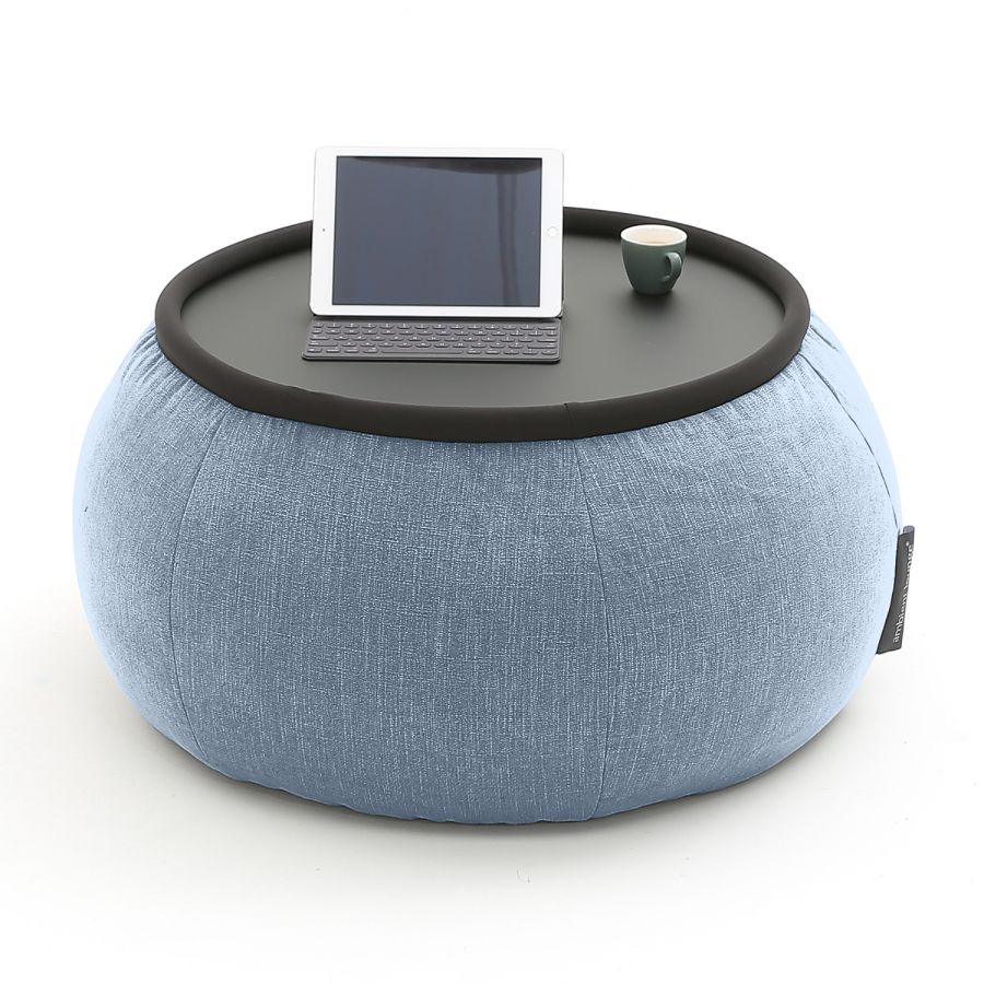 синее складной столик Versa Table шенилловое для гостиной и лаунж-зоны рядом с диваном — фото в интерьере