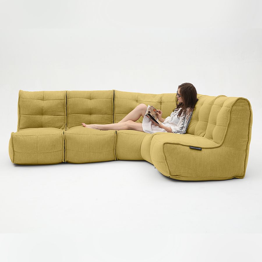 жёлтое Г-образный модульный диван Mod4 L Sofa шенилловое для гостиной и зала — фото в интерьере