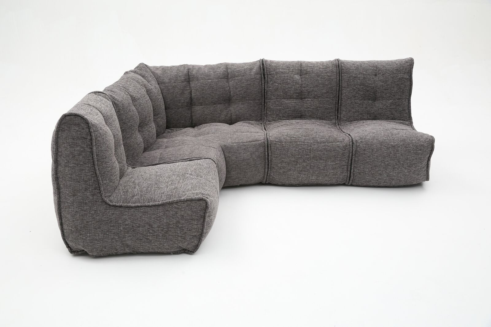 тёмно-серое Г-образный модульный диван Mod4 L Sofa из Sofa Weave для гостиной и зала — вид сбоку