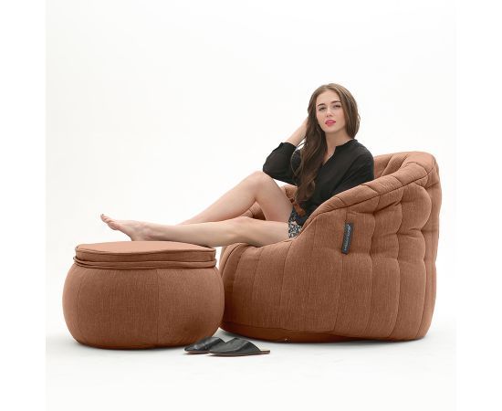 терракотовое кресло-шезлонг бескаркасное Butterfly Chaise шенилловое для гостиной, спальни и лаунж-зоны — фото в интерьере