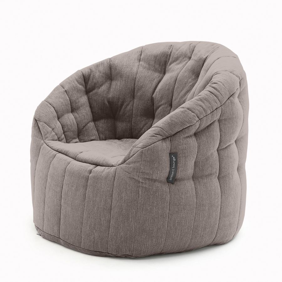 шоколадное полукруглое бескаркасное кресло Butterfly Sofa шенилловое для гостиной, домашнего кинотеатра и офиса — фото в интерьере