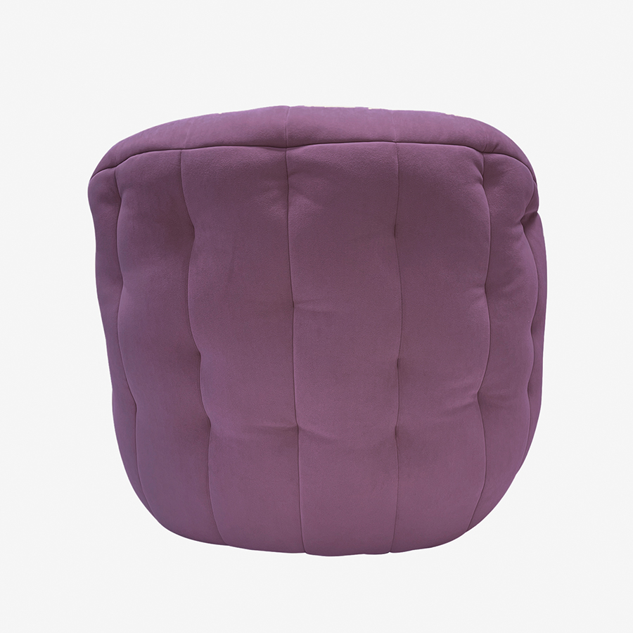 розовое полукруглое бескаркасное кресло Butterfly Sofa велюровое в интерьере гостиная