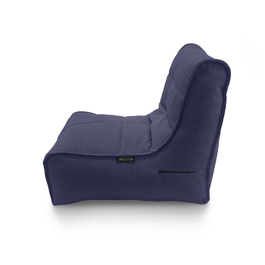 синее уличный бескаркасный диван Evolution Sofa жаккардовое для террасы, сада и веранды — крупный план