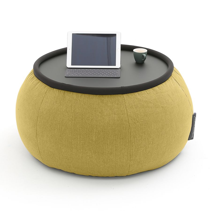 жёлтое складной столик Versa Table шенилловое для гостиной и лаунж-зоны рядом с диваном — фото в интерьере