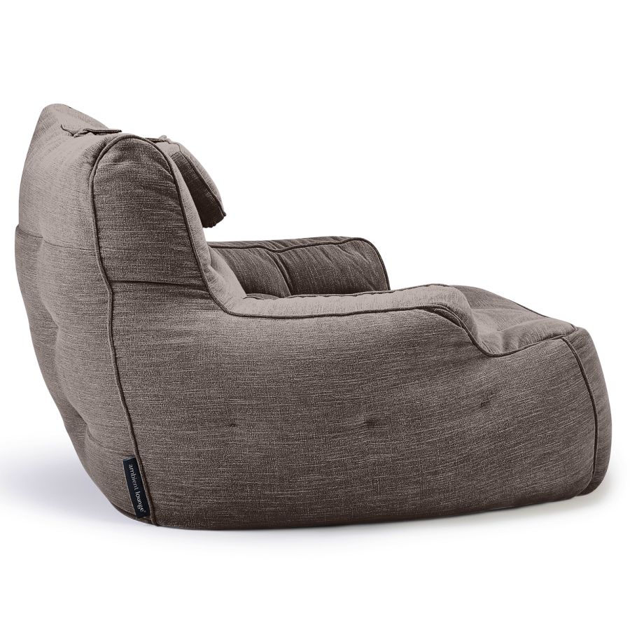 шоколадное уличное лаунж-кресло Tranquility Armchair шенилловое для террасы, сада и веранды — фото в интерьере