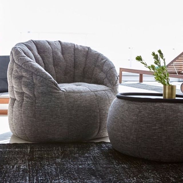тёмно-серое комплект лаунж-мебели Cove Package из Sofa Weave для гостиной и зон отдыха — вид сбоку
