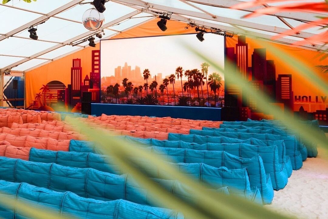 Miami Beach, кинотеатр Backyard Cinema (Лондон)