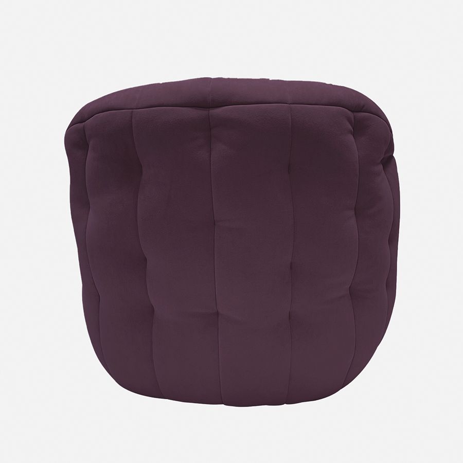 баклажановое полукруглое бескаркасное кресло Butterfly Sofa велюровое в интерьере гостиная