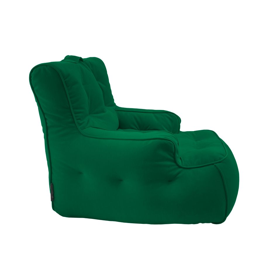 зелёное уличное лаунж-кресло Tranquility Armchair велюровое для террасы, сада и веранды — фото в интерьере