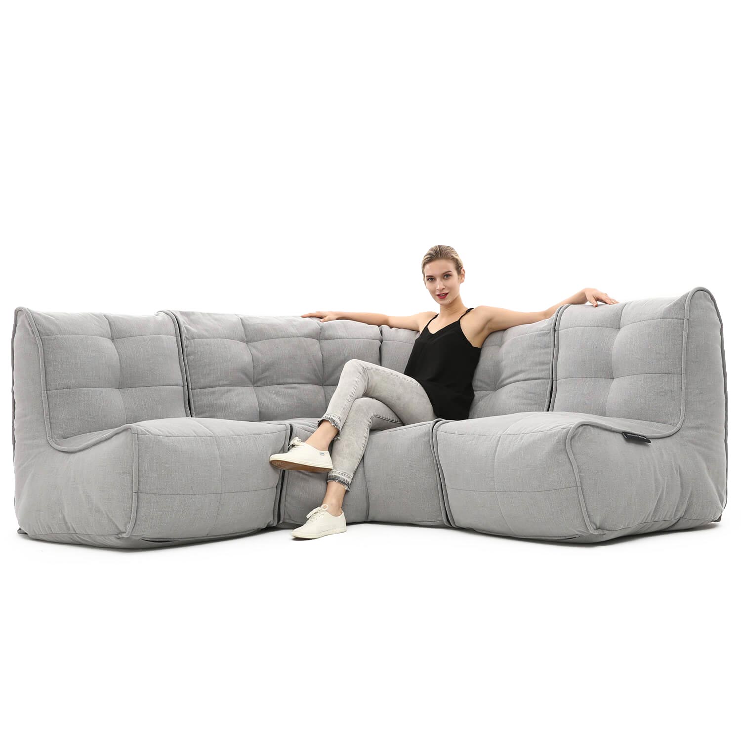 серое угловой модульный диван Mod3 Cozy Corner из Sofa Weave для гостиной и кабинета — фото в интерьере