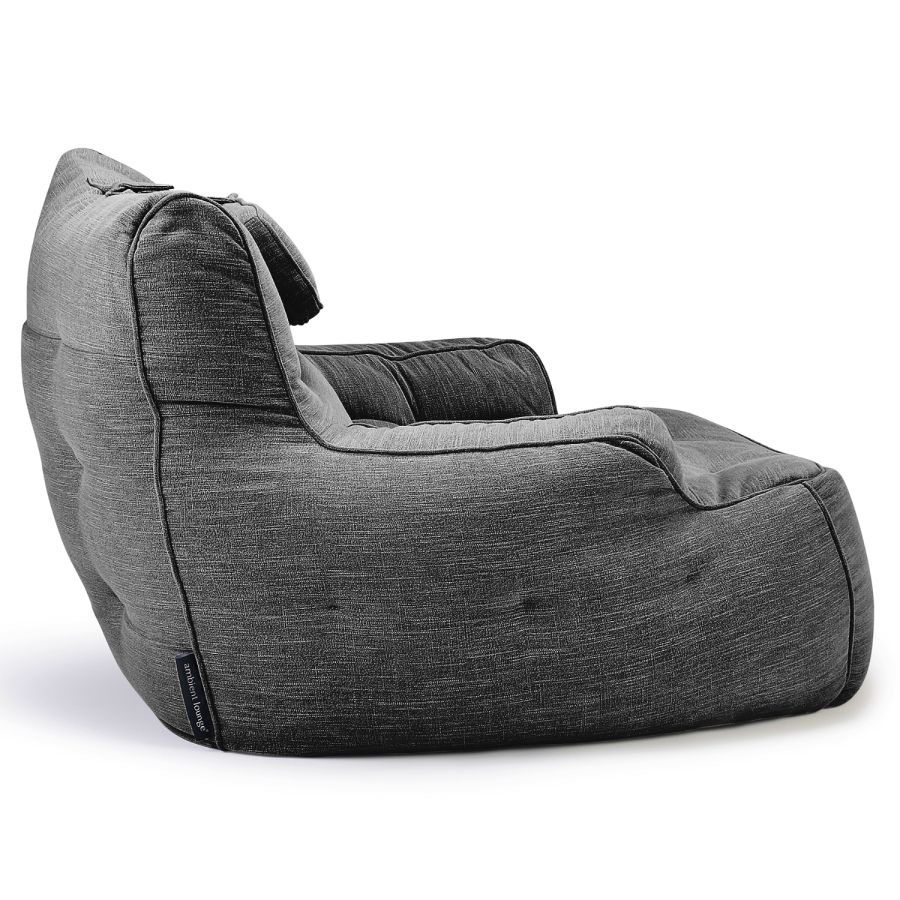 чёрное-графитовое уличное лаунж-кресло Tranquility Armchair шенилловое для террасы, сада и веранды — фото в интерьере