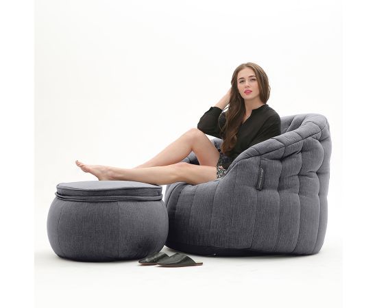 чёрное-графитовое кресло-шезлонг бескаркасное Butterfly Chaise шенилловое для гостиной, спальни и лаунж-зоны — фото в интерьере