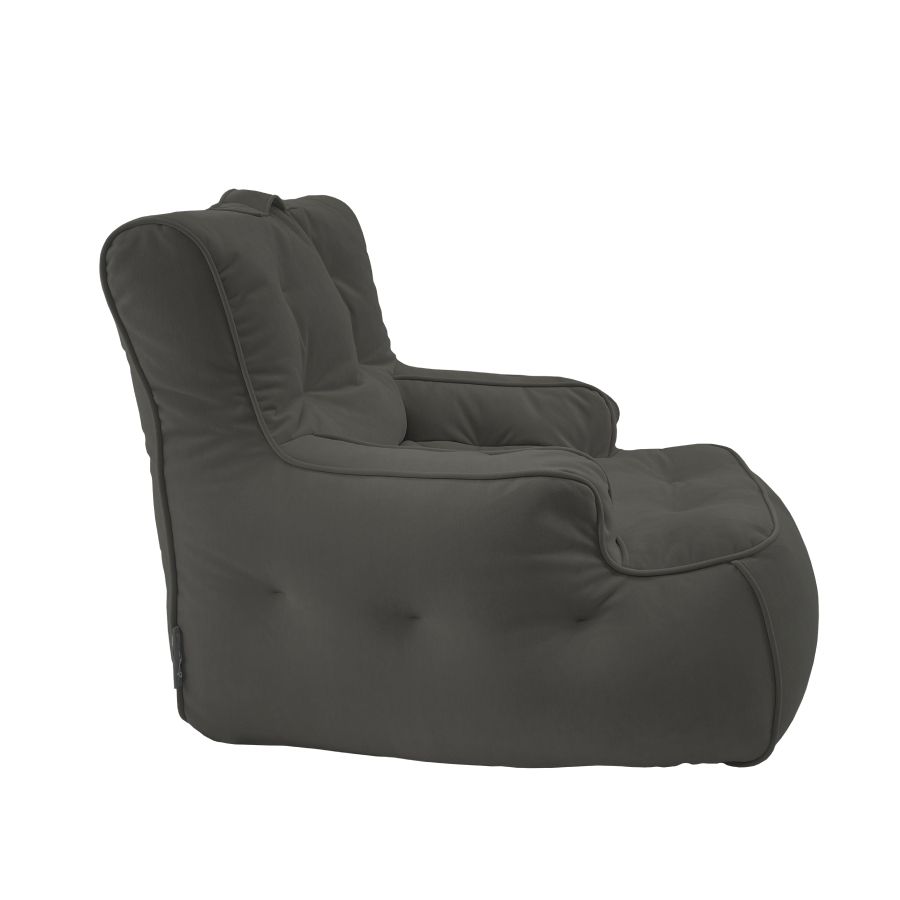 чёрное-графитовое уличное лаунж-кресло Tranquility Armchair велюровое для террасы, сада и веранды — фото в интерьере