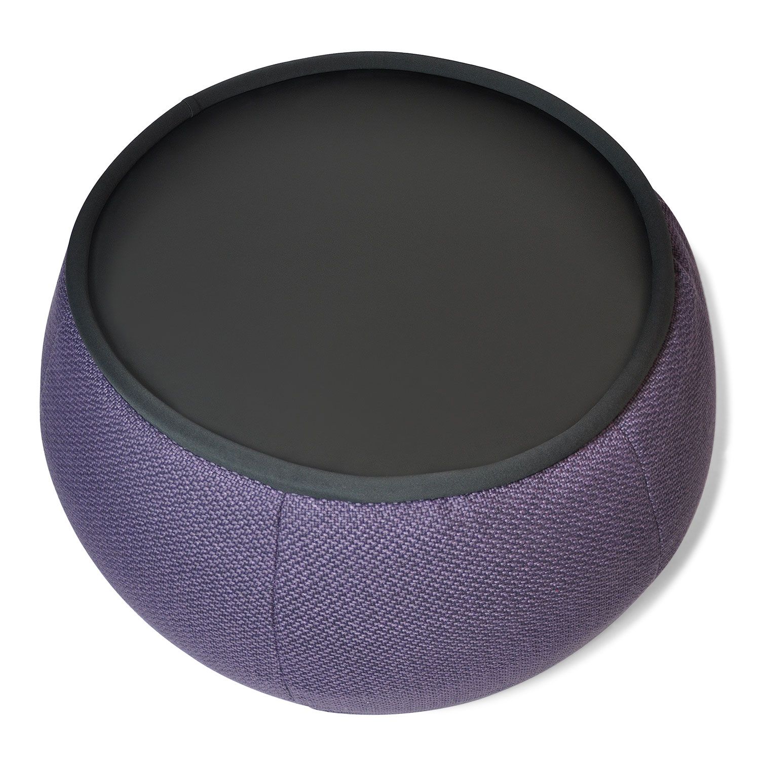 баклажановое складной столик Versa Table из Sofa Weave для гостиной и лаунж-зоны рядом с диваном — крупный план