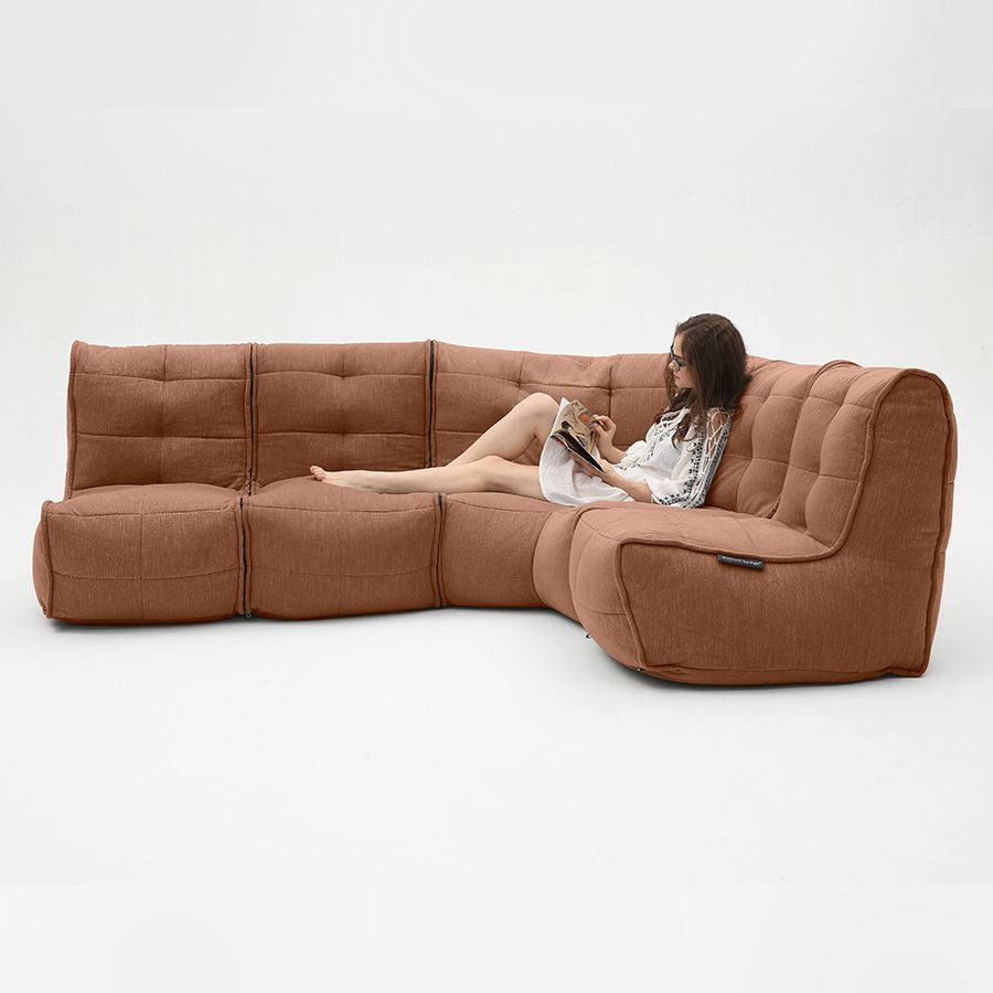 терракотовое Г-образный модульный диван Mod4 L Sofa шенилловое для гостиной и зала — фото в интерьере