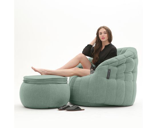 мятное кресло-шезлонг бескаркасное Butterfly Chaise шенилловое для гостиной, спальни и лаунж-зоны — фото в интерьере