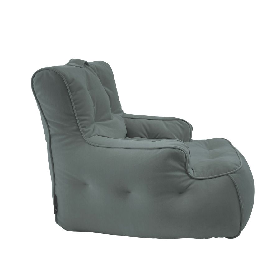 серое уличное лаунж-кресло Tranquility Armchair велюровое для террасы, сада и веранды — фото в интерьере