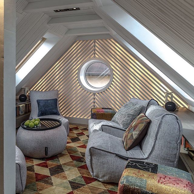 светло-серое двойной модульный диван Twin Couch из Sofa Weave для гостиной и переговорной — фото в интерьере