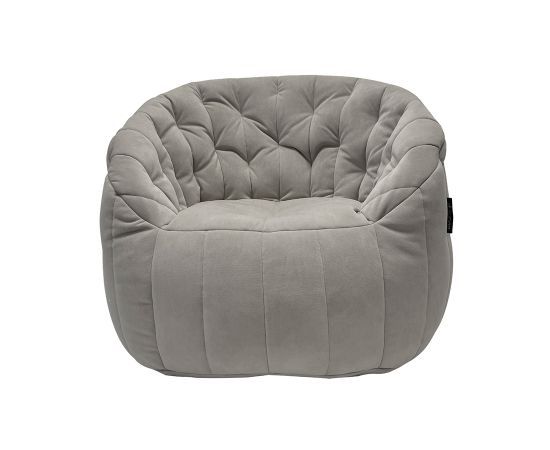 светло-серое полукруглое бескаркасное кресло Butterfly Sofa велюровое для гостиной, домашнего кинотеатра и офиса — фото в интерьере