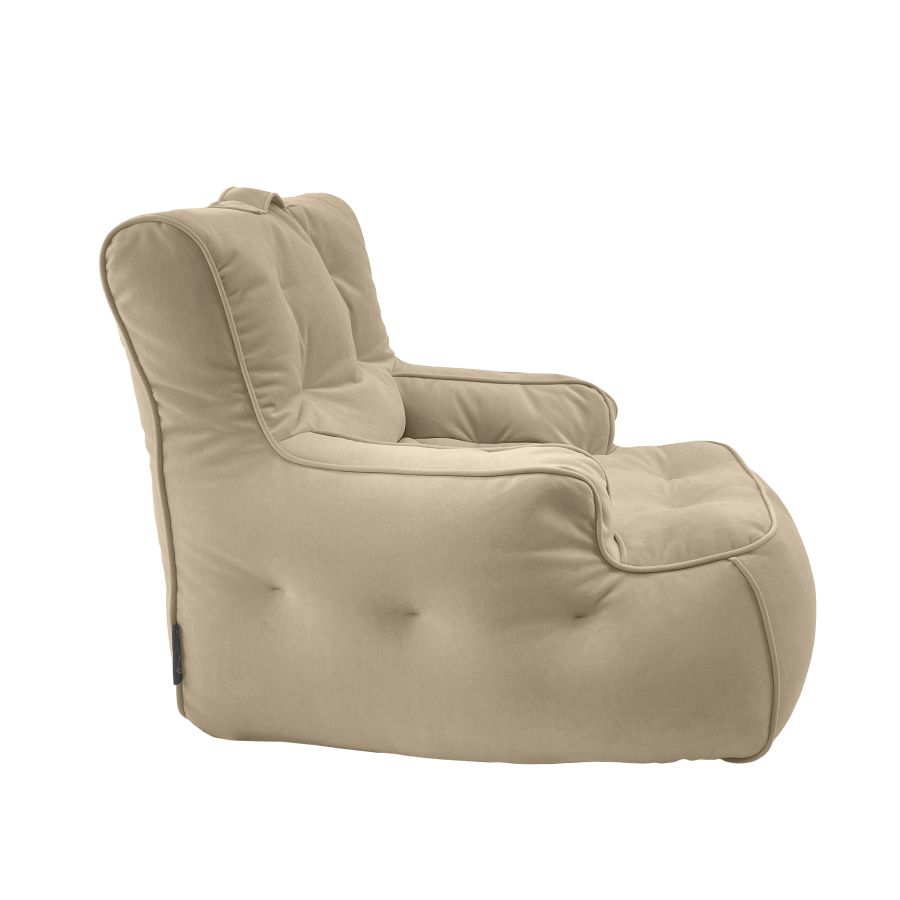 натуральное уличное лаунж-кресло Tranquility Armchair велюровое для террасы, сада и веранды — вид сбоку