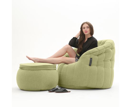 зелёное кресло-шезлонг бескаркасное Butterfly Chaise шенилловое в интерьере гостиная