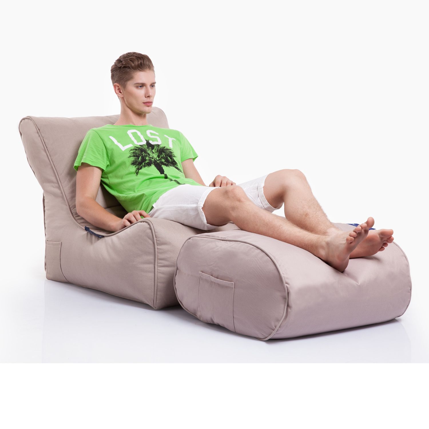 серо-бежевое уличный бескаркасный диван Evolution Sofa уличное (Oxford) для террасы, сада и веранды — фото в интерьере