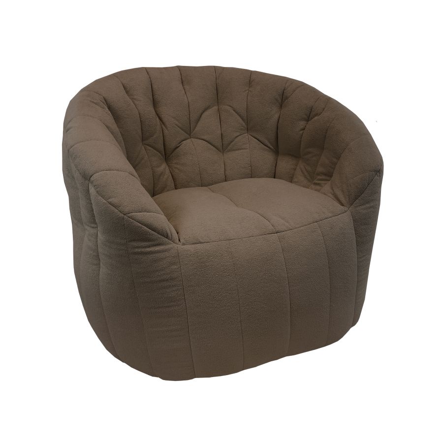 шоколадное полукруглое бескаркасное кресло Butterfly Sofa в интерьере гостиная
