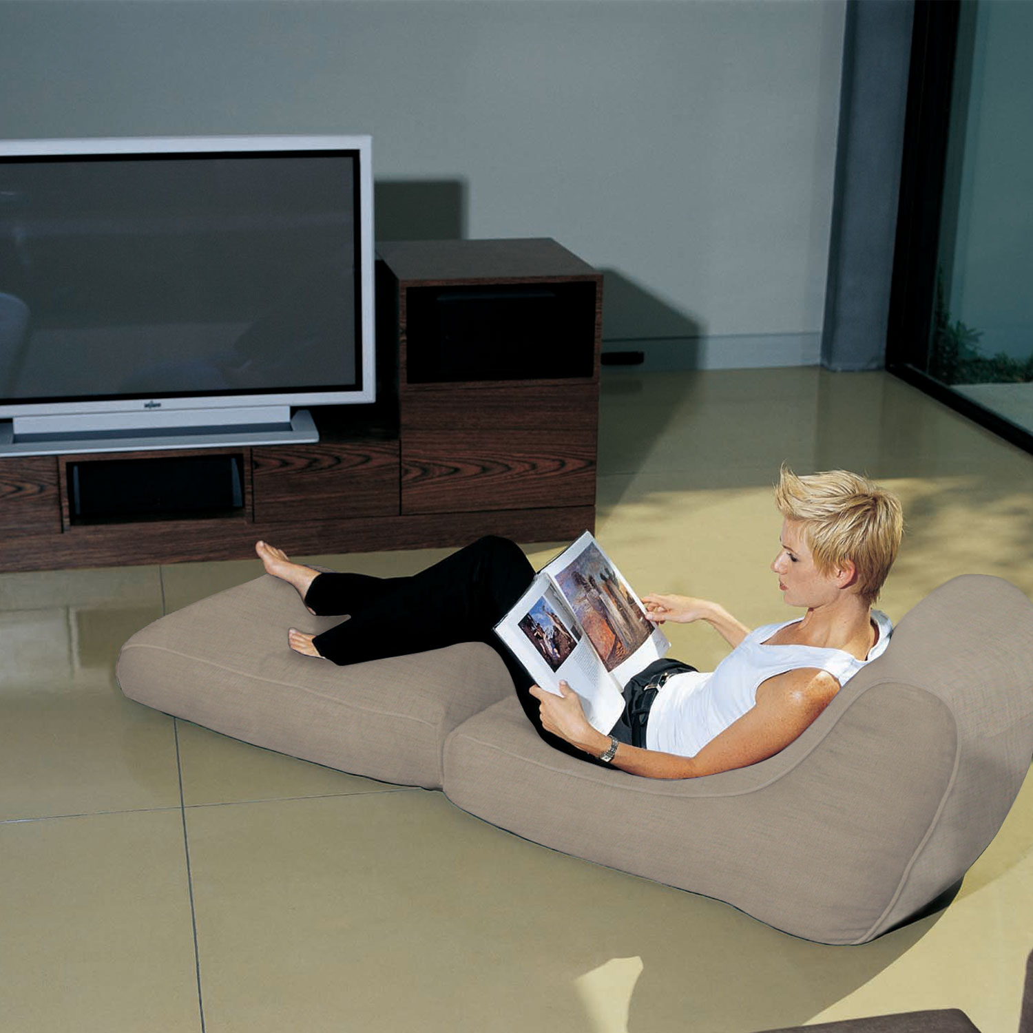 натуральное кресло-трансформер Conversion Lounger из Sofa Weave для сада, террасы и использования дома