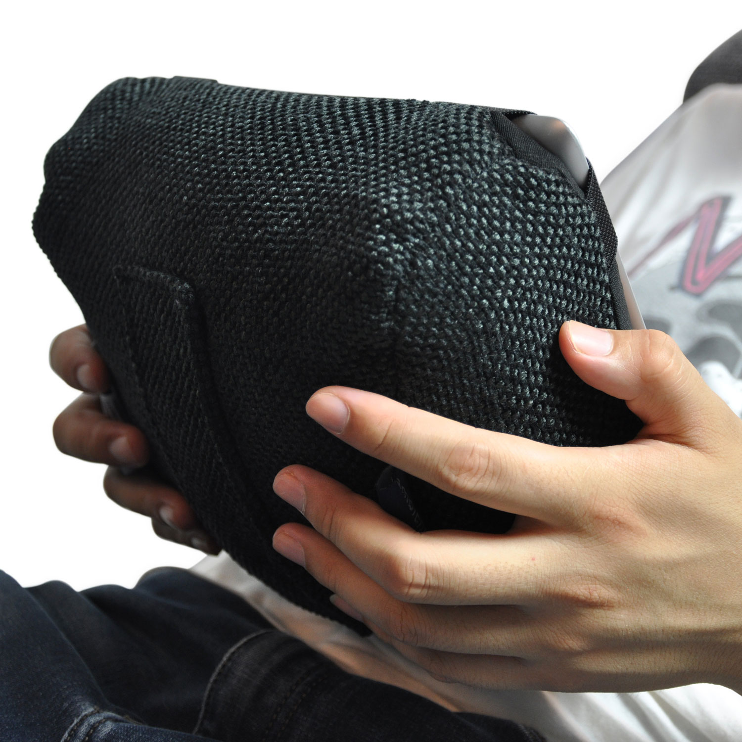 Tech Pillow - Black Sapphire (Sofa Weave) — фото в интерьере