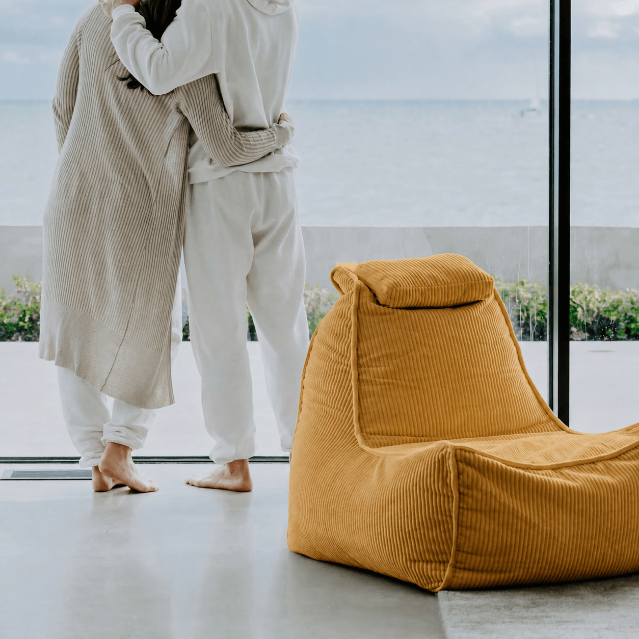 Бескаркасное кресло Tivoli Lounger в вельвете Yellow Shine — жёлтый цвет, Ambient Lounge