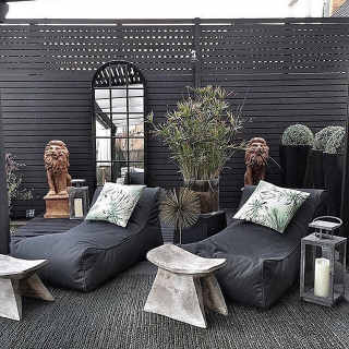 тёмно-серое уличный шезлонг Studio Chaise уличное (Oxford) для террасы, бассейна и сада — фото в интерьере