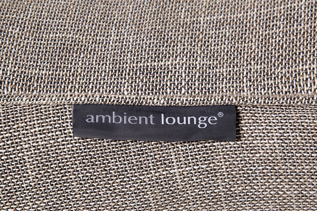 пуф Wing Ottoman - Eco Weave (Sofa Weave) Ambient Lounge из Sofa Weave Old — Eco Weave из Sofa Weave Old рядом с диваном
