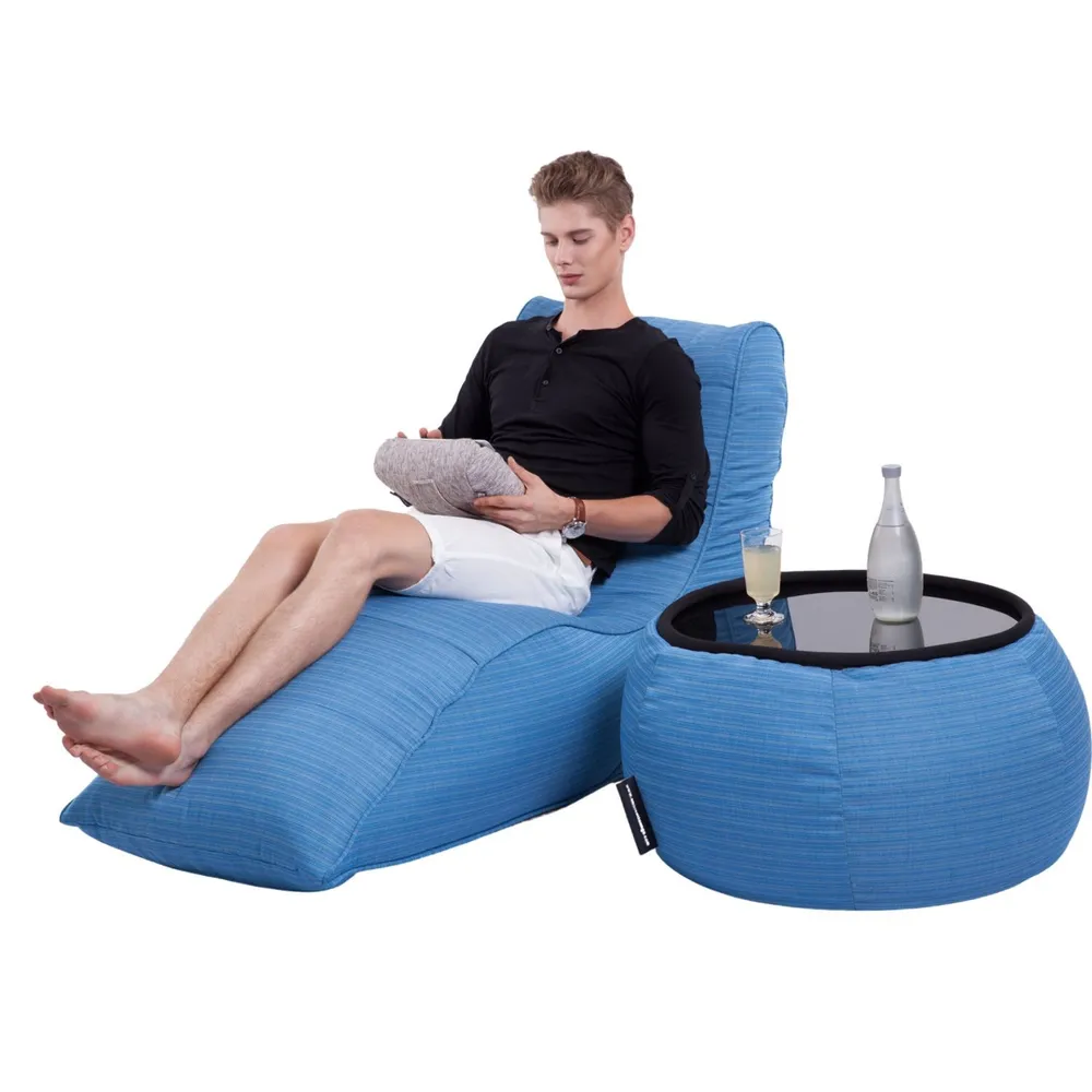 синее бескаркасный лаунж-диван Avatar Sofa уличное (Oxford) для гостиной, кабинета и лаунж-зоны — фото в интерьере