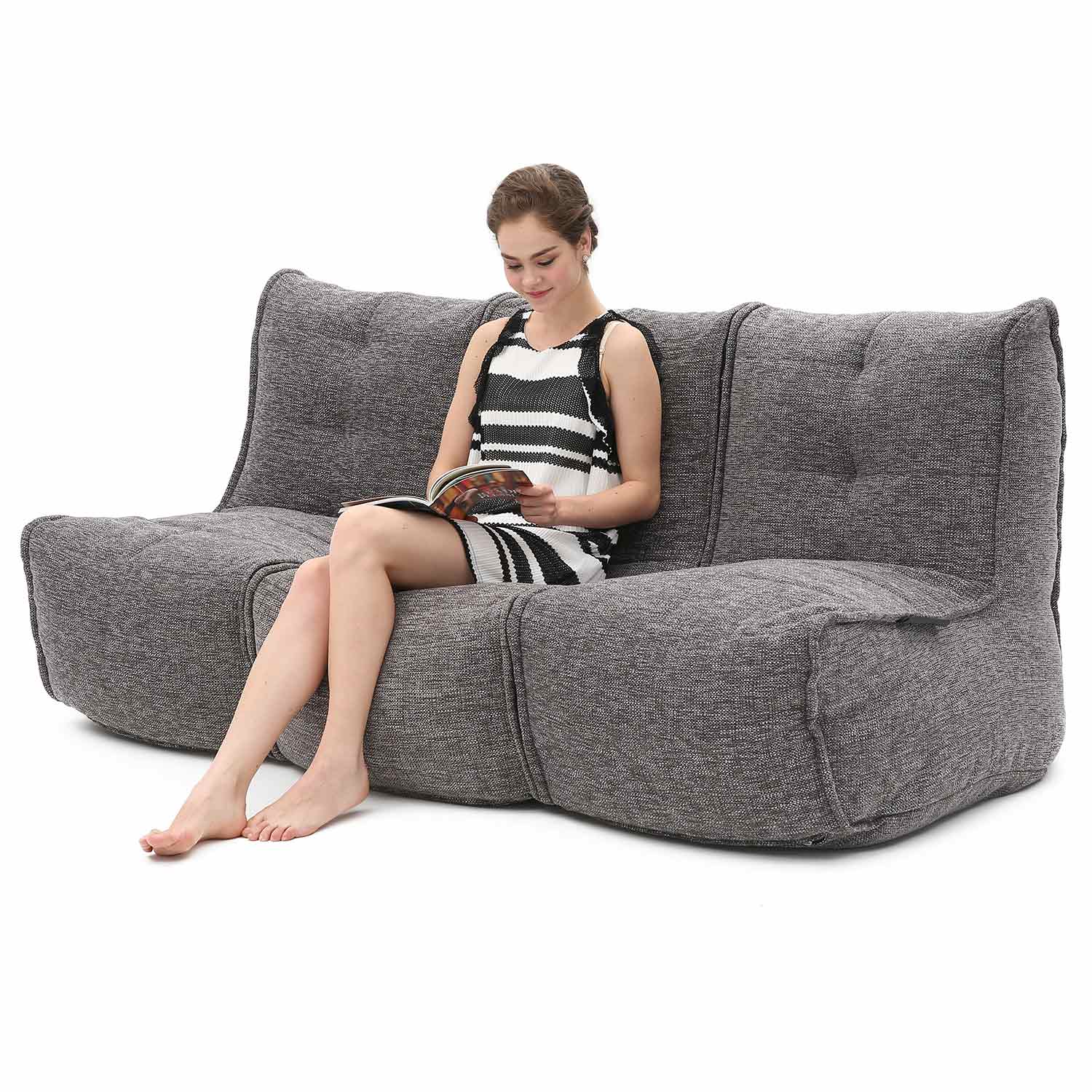 тёмно-серое модульный диван-кинотеатр Mod3 Movie Couch из Sofa Weave для домашнего кинотеатра и гостиной — фото в интерьере