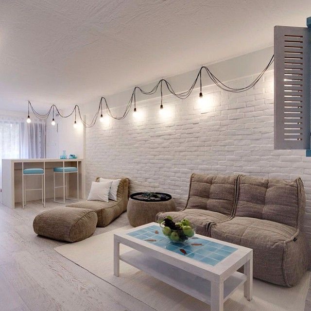 натуральное уличный шезлонг Studio Chaise из рогожки для террасы, бассейна и сада — фото в интерьере
