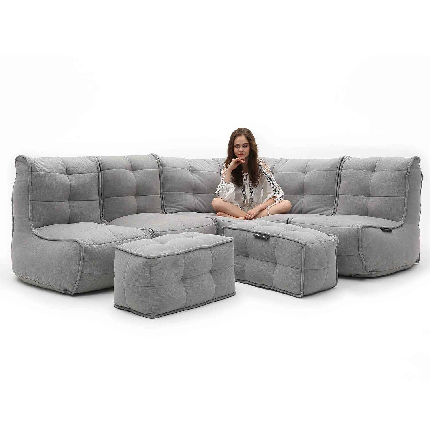 серое большой лаунж-гарнитур Mod5 Living Lounge из Sofa Weave для гостиной и event-пространства — фото в интерьере
