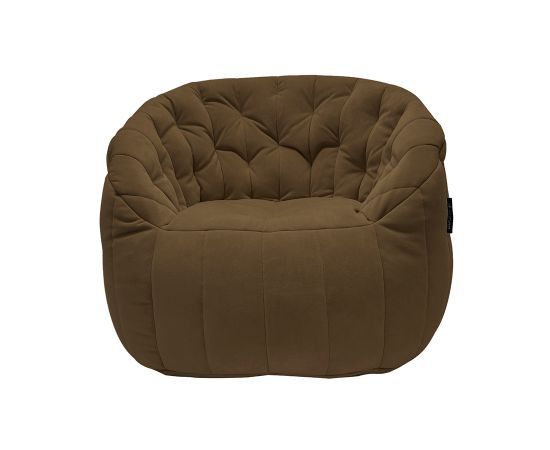 шоколадное полукруглое бескаркасное кресло Butterfly Sofa велюровое для гостиной, домашнего кинотеатра и офиса — фото в интерьере