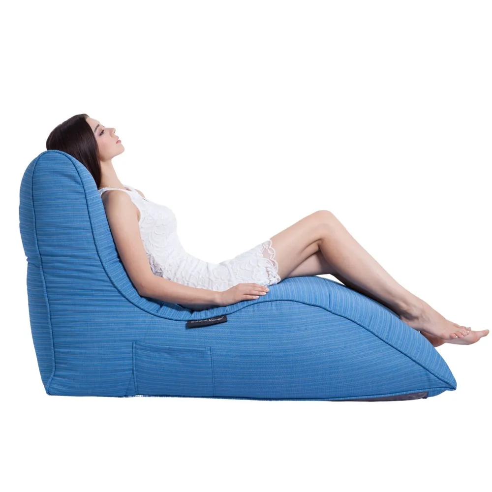 синее бескаркасный лаунж-диван Avatar Sofa уличное (Oxford) в интерьере гостиная