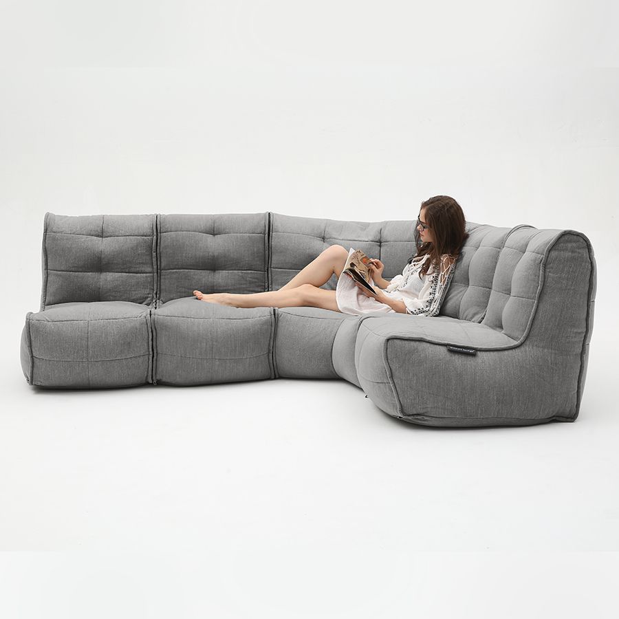 тёмно-серое Г-образный модульный диван Mod4 L Sofa шенилловое для гостиной и зала — фото в интерьере