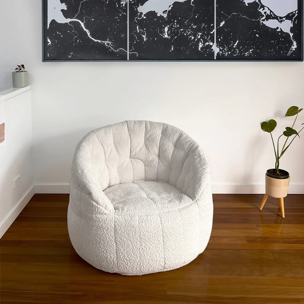 белое полукруглое бескаркасное кресло Butterfly Sofa из буклé для гостиной, домашнего кинотеатра и офиса — вид сбоку