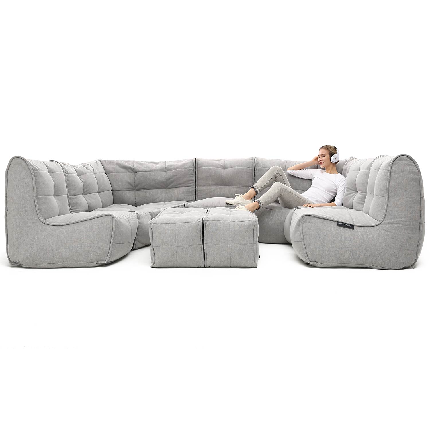 серое максимальный лаунж-гарнитур Mod6 Lounge Max из Sofa Weave для гостиной и event-пространства — фото в интерьере