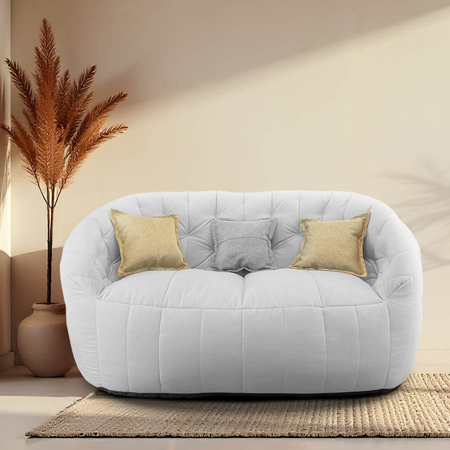 светло-серое двойной бескаркасный диван Butterfly Twin Sofa велюровое в интерьере гостиная