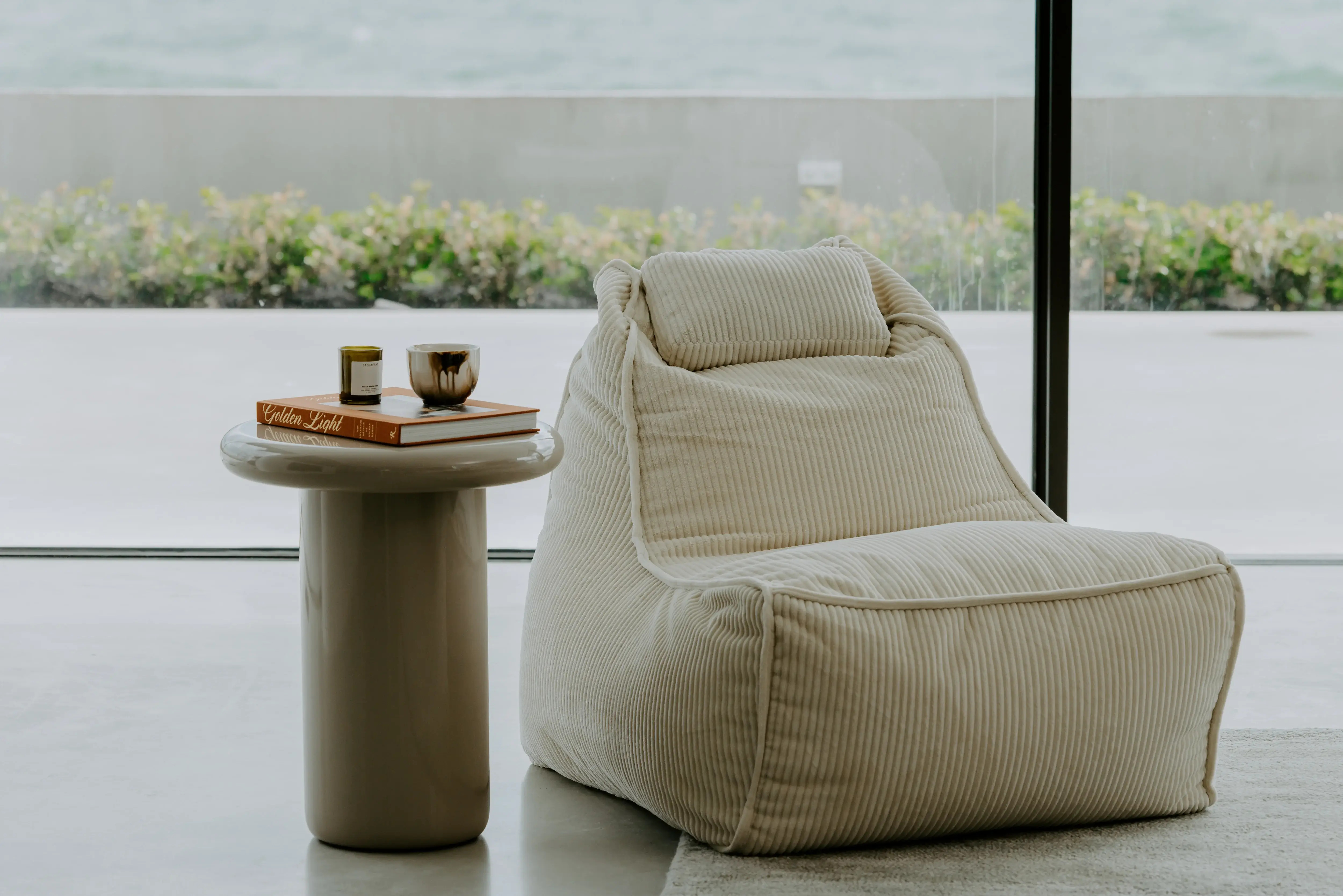Бескаркасное кресло Tivoli Lounger в вельвете Infinity White — молочно-белый цвет, Ambient Lounge