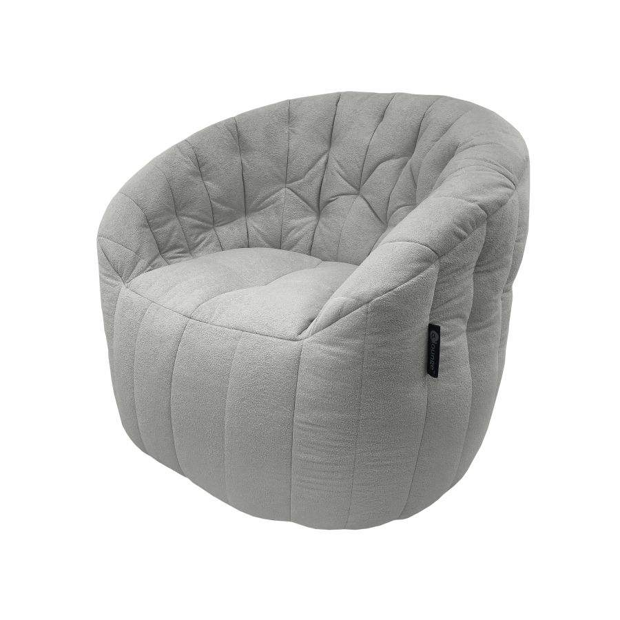 серое полукруглое бескаркасное кресло Butterfly Sofa для гостиной, домашнего кинотеатра и офиса — фото в интерьере