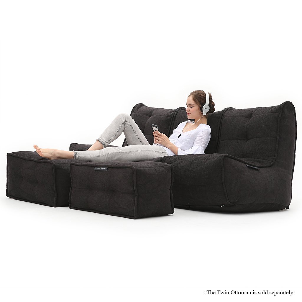 чёрное-графитовое модульный диван-кинотеатр Mod3 Movie Couch из Sofa Weave в интерьере домашний кинотеатр