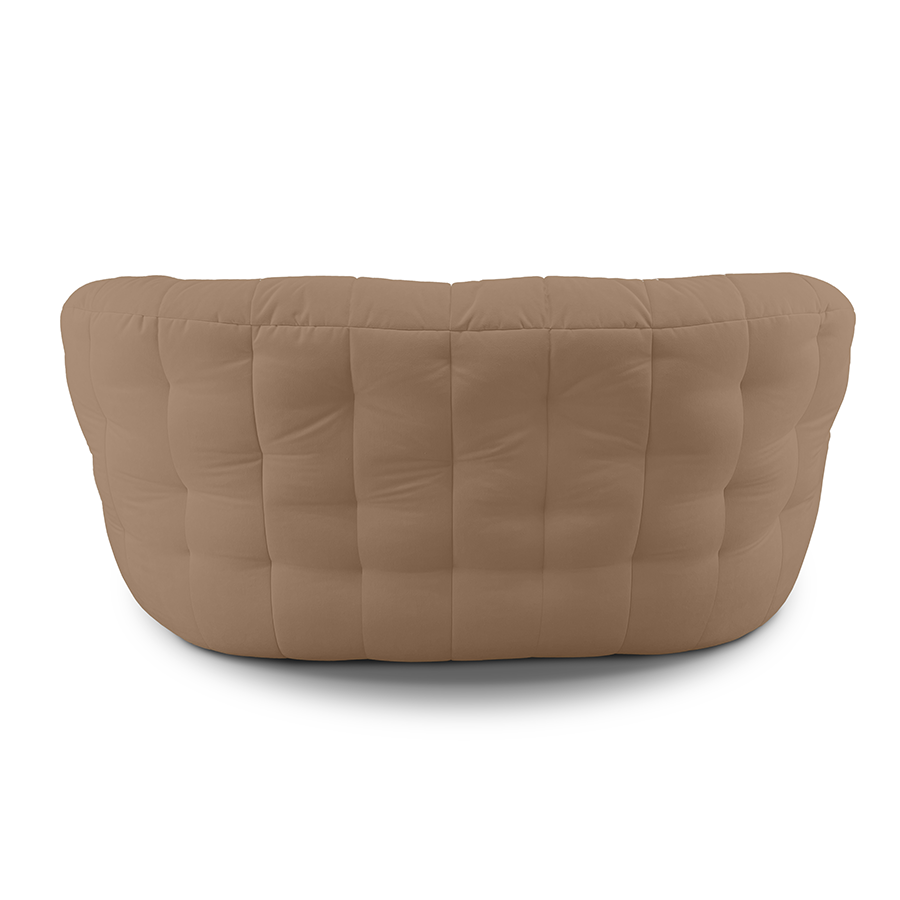 кофейное двойной бескаркасный диван Butterfly Twin Sofa велюровое для гостиной и домашнего кинотеатра — фото в интерьере