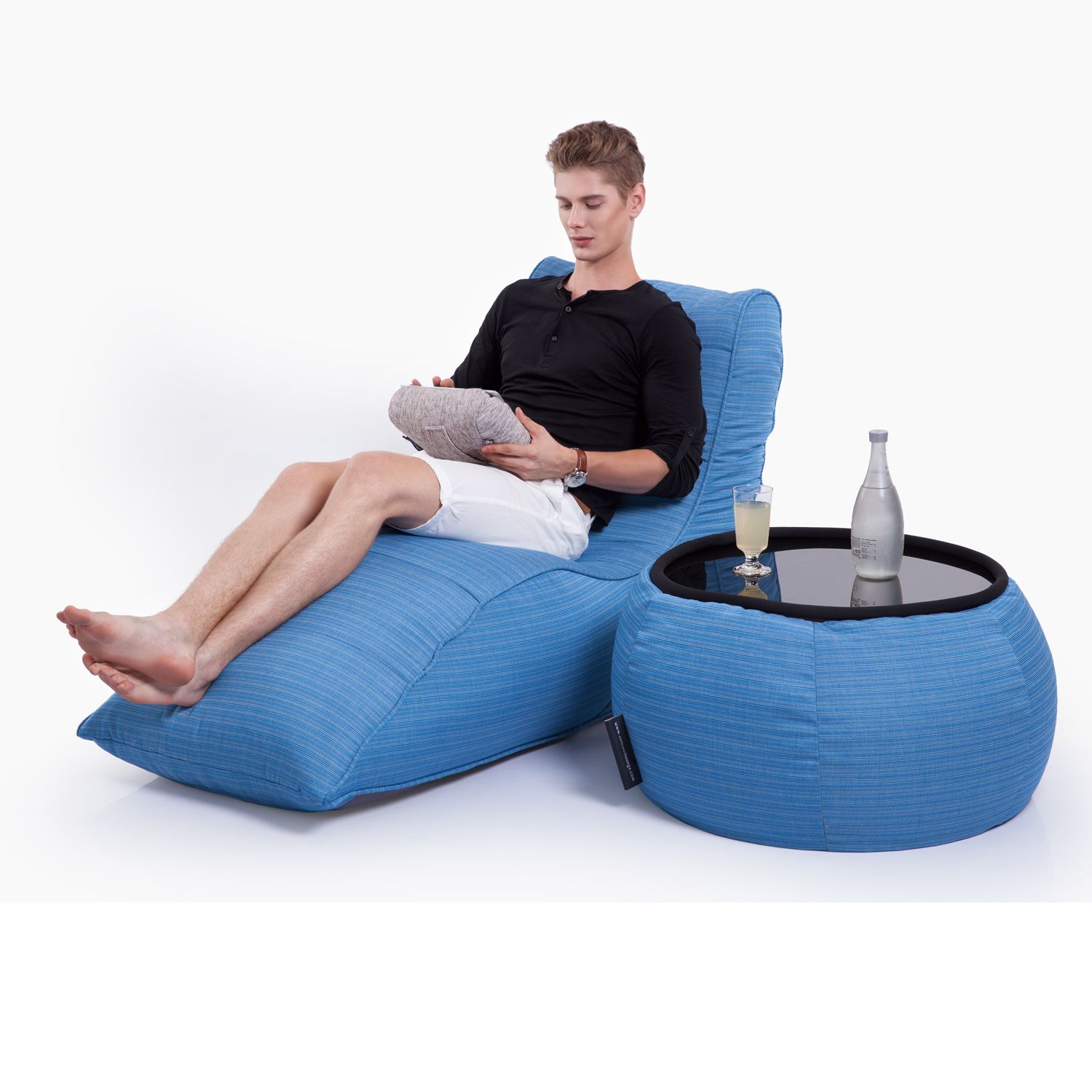 синее бескаркасный лаунж-диван Avatar Sofa уличное ткань Elements для гостиной, кабинета и лаунж-зоны — крупный план