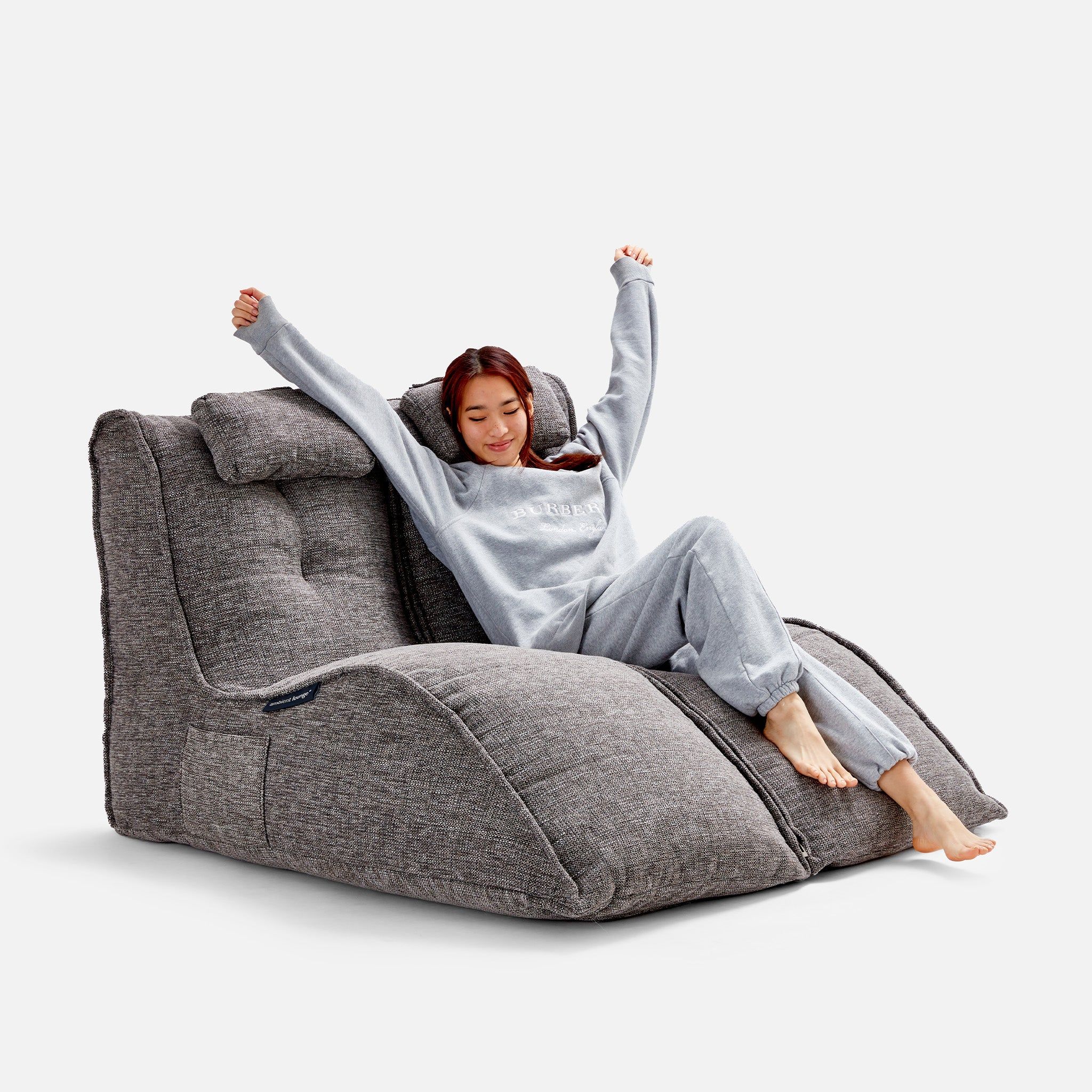 тёмно-серое просторный бескаркасный диван Twin Avatar Deluxe из Sofa Weave для гостиной и лаунж-зоны — крупный план