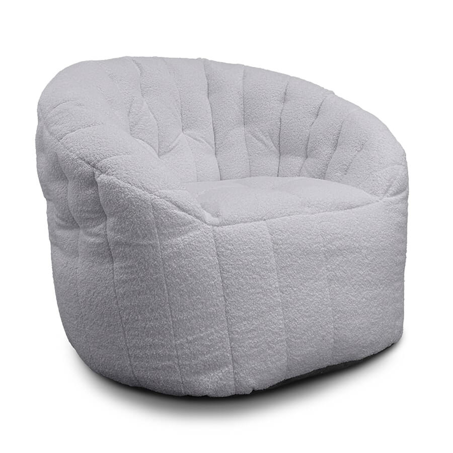 светло-серое полукруглое бескаркасное кресло Butterfly Sofa из искусственного меха для гостиной, домашнего кинотеатра и офиса — фото в интерьере